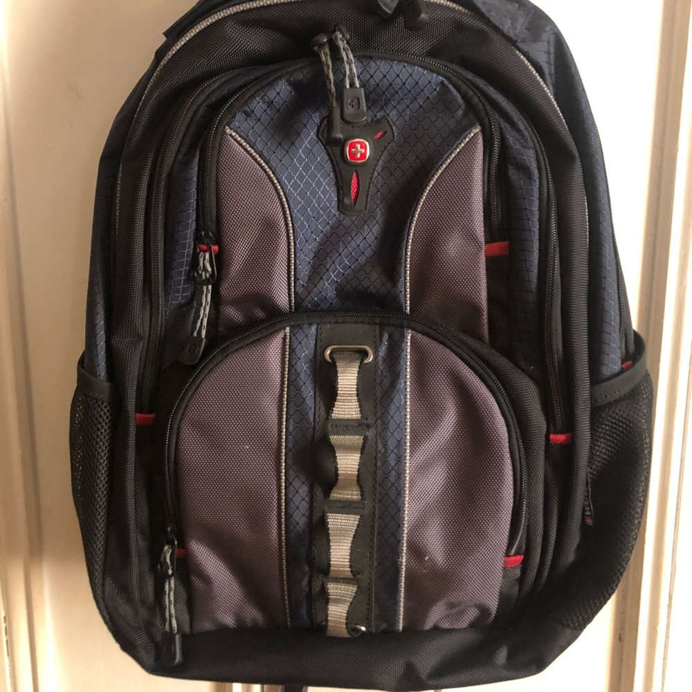 Backpack - Picture 3 of 4